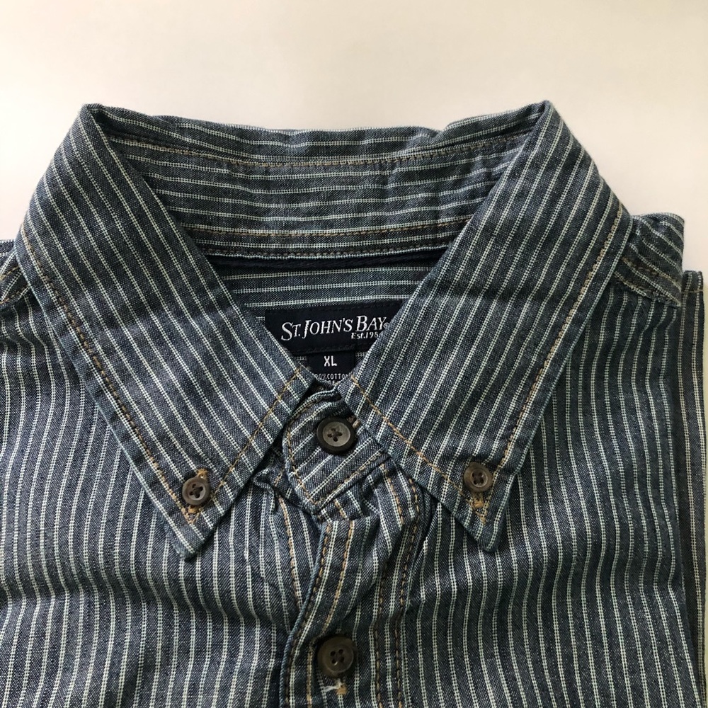 Men’s long sleeve shirt